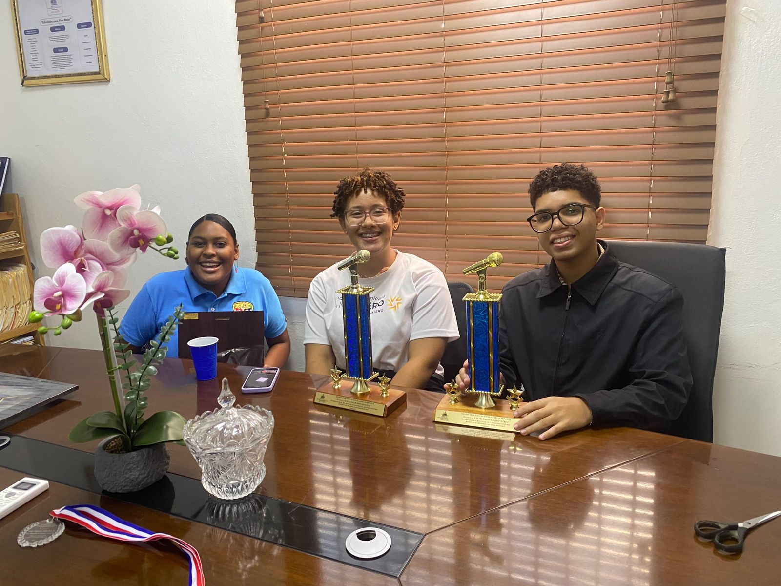 Trofeo del concurso distrital de oratoria
